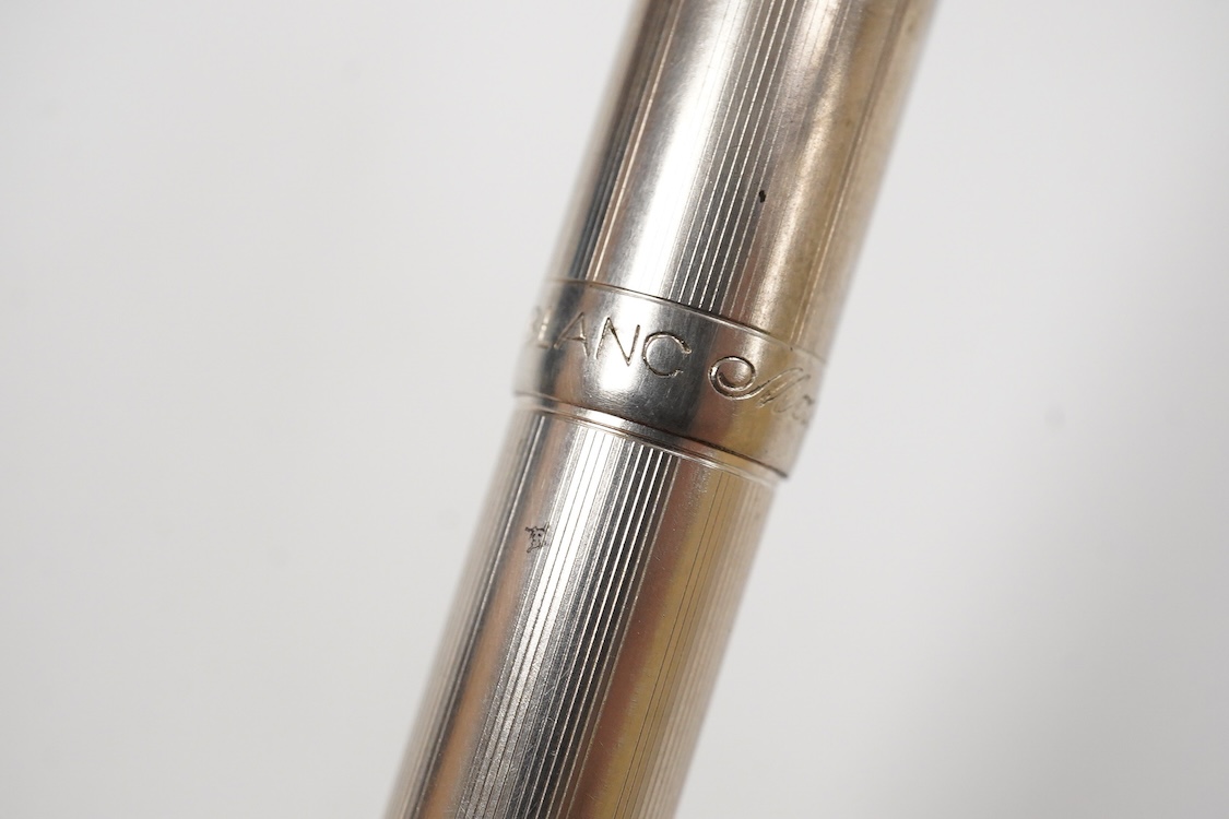 A Mont Blanc 742-N white metal fountain pen 14ct. winged Mont Blanc nib (no silver marks)